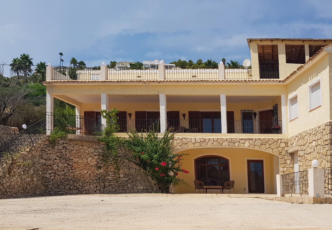 Villa/Dettached house in Benissa - PRECIOSA VILLA EN FUSTERA